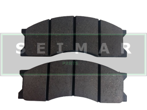 KOMPLET KLOCKÓW HAMULCOWYCH VOLVO 11709042